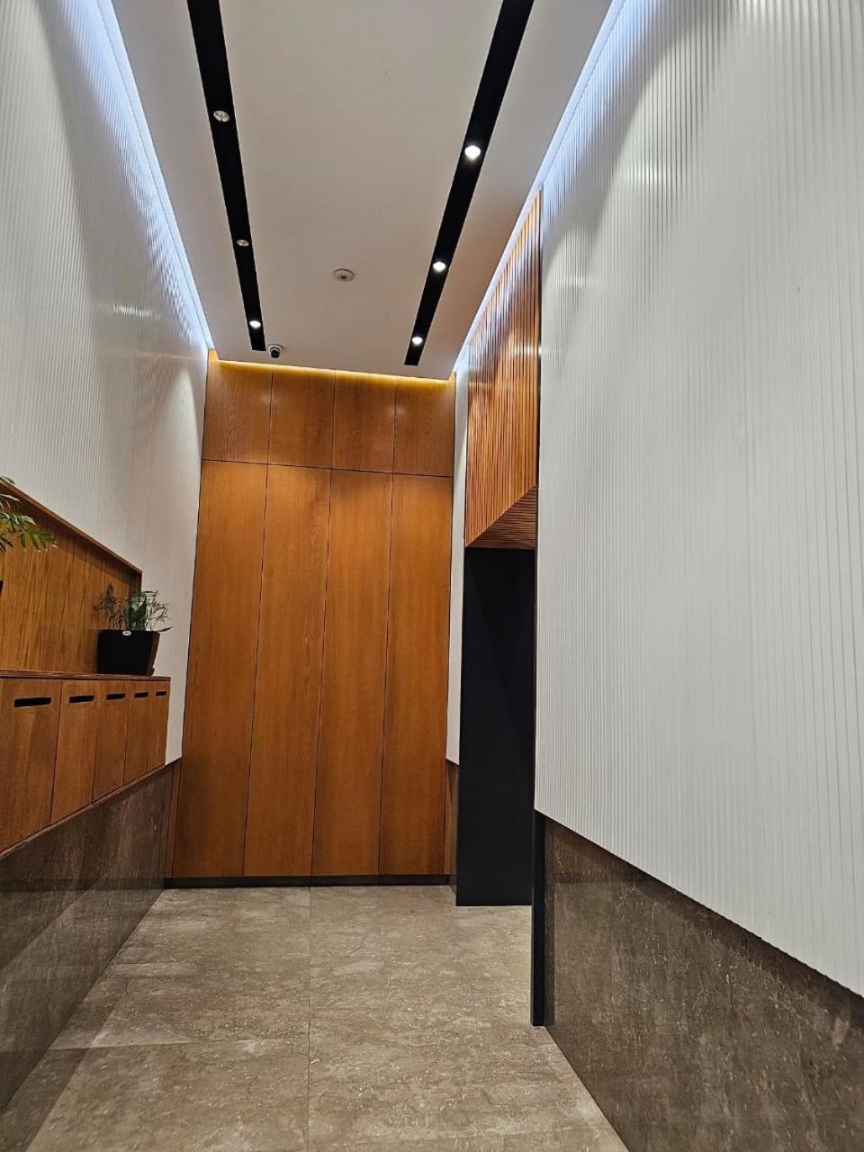 Miku Apartment-elegant 1bd At Olympic Apartamento Tirana